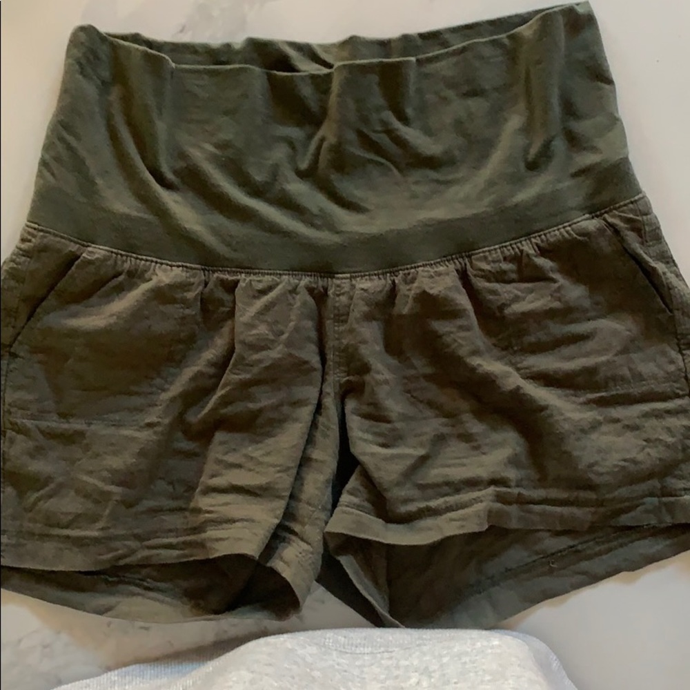 Maternity shorts